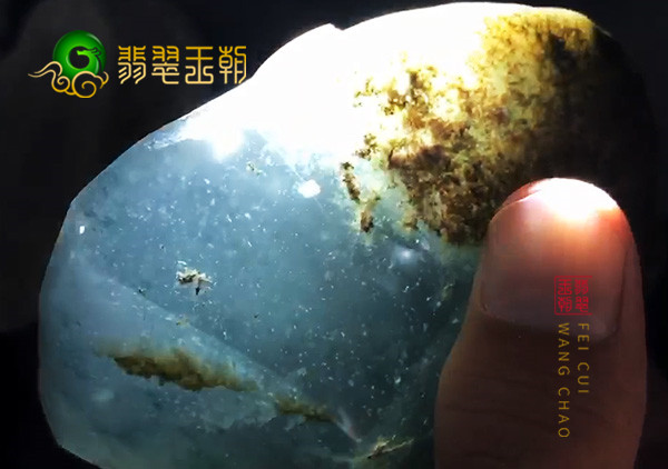 冰种翡翠原石与水沫子之间的区别要如何鉴定呢？